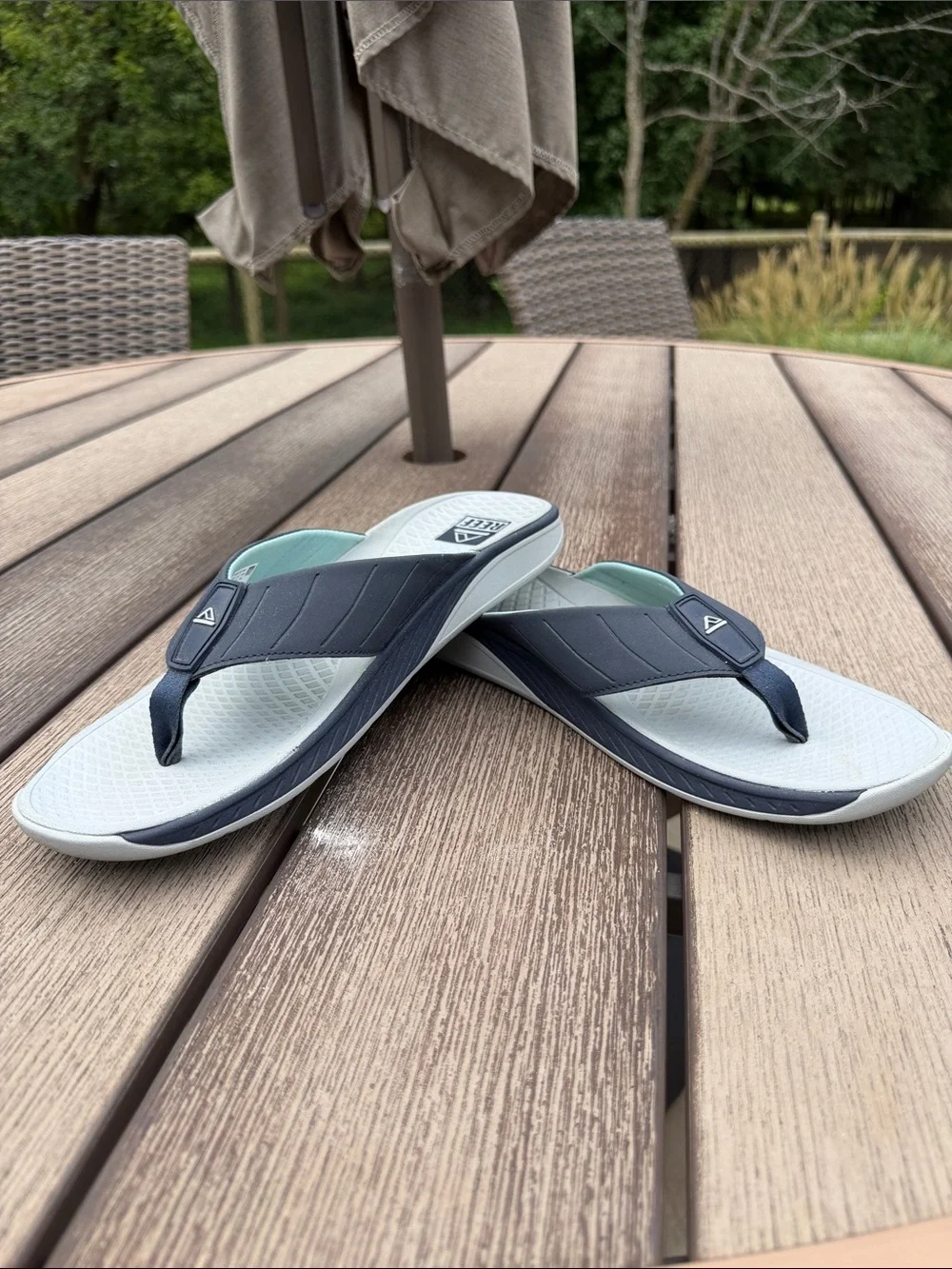 Like New Reef Men’s Navy Gray Deckhand Waterproof Flip Flop size 12